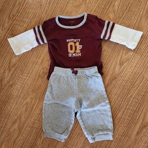 Carter's long sleeve onesie and grey pant 2 piece outfit Size 6 mo
